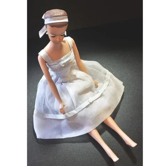 Collector's Barbie! Authentic 1962 "Fashion Queen" Model #870 - Picture 16 of 16